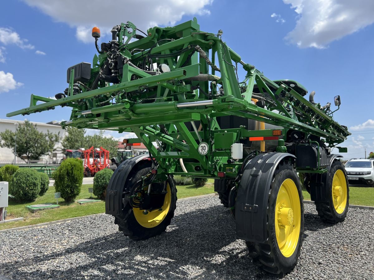 Sprayer John Deere R4030