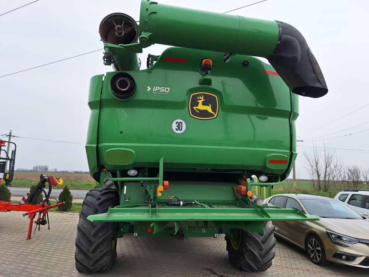 John Deere S770 + Header paioase