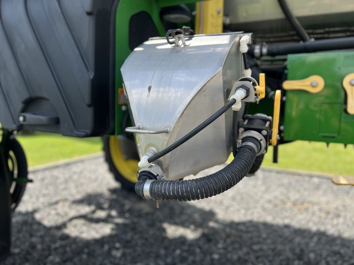 Sprayer John Deere R4030