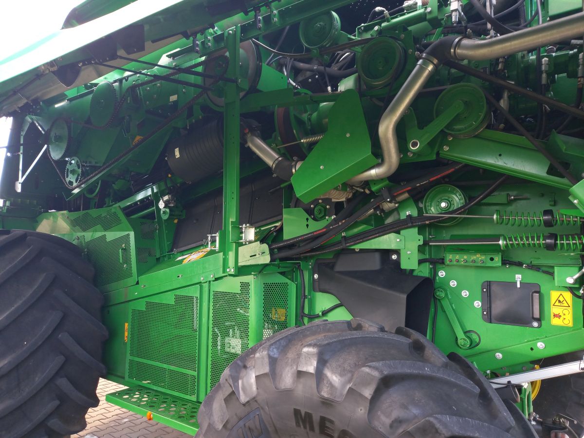 John Deere S770i + Header paioase