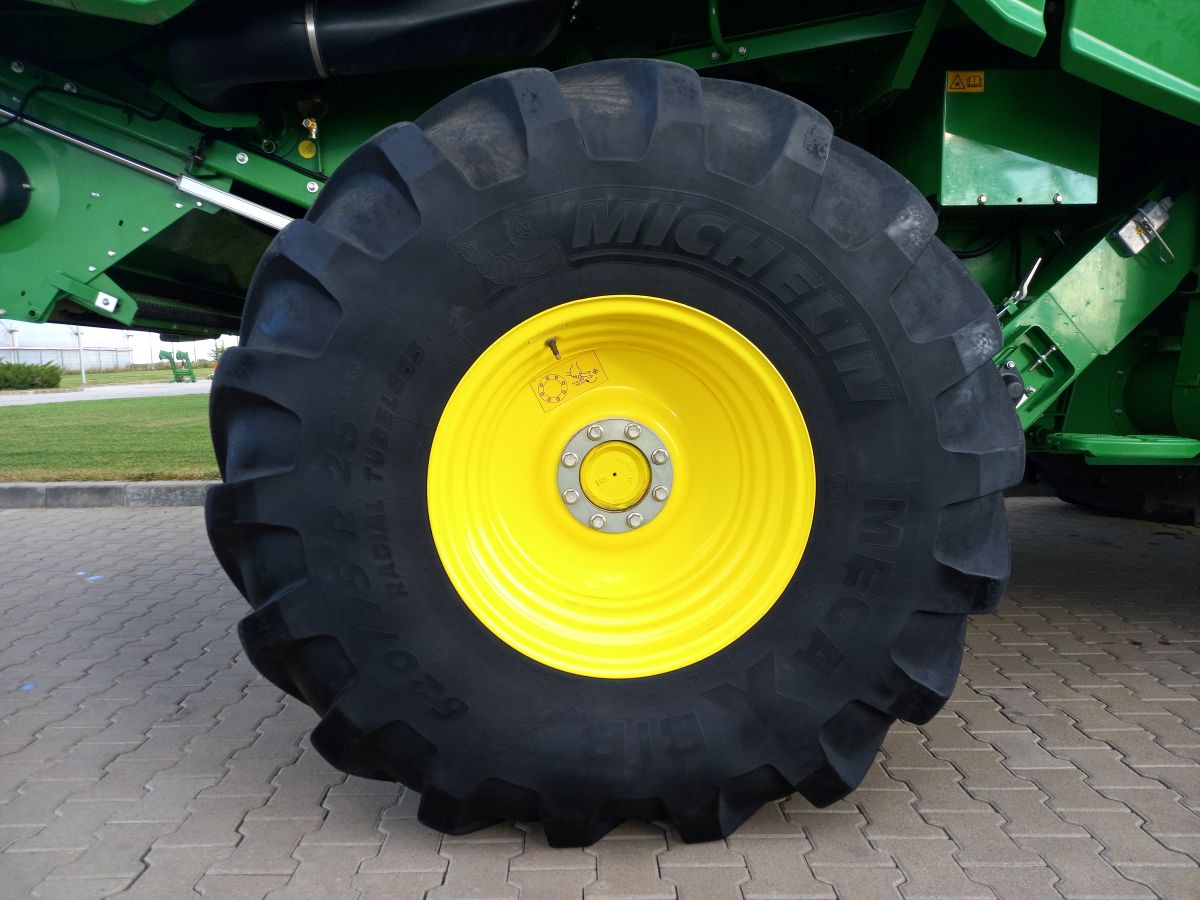 John Deere S770i + Header paioase