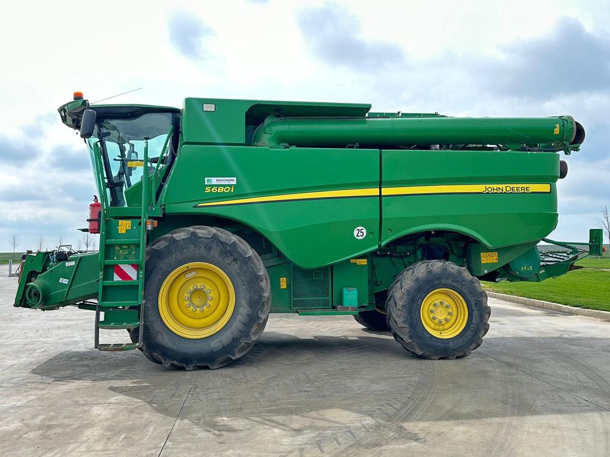 John Deere S680 + Header paioase