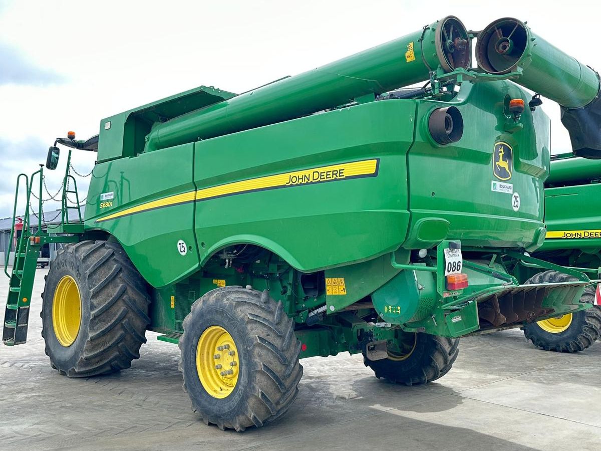 John Deere S680 + Header paioase