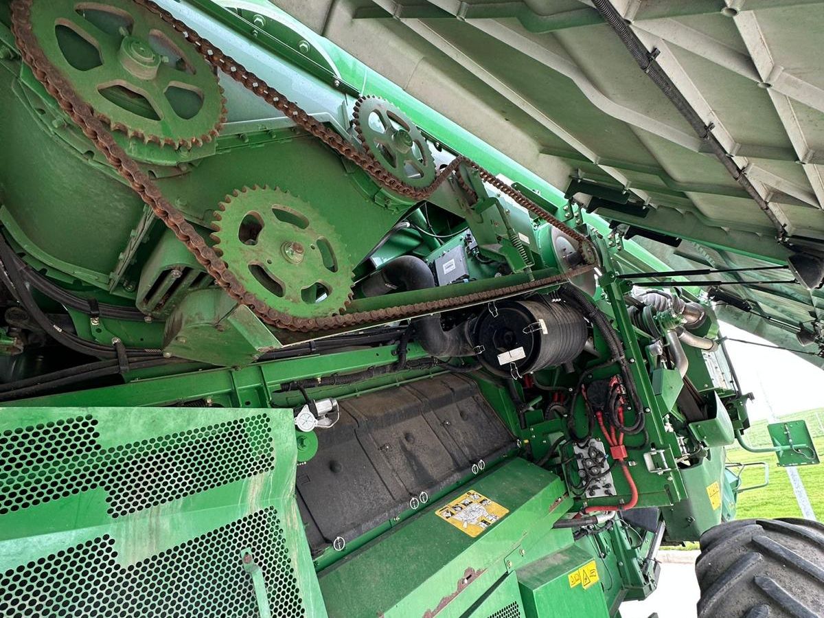 John Deere S680 + Header paioase