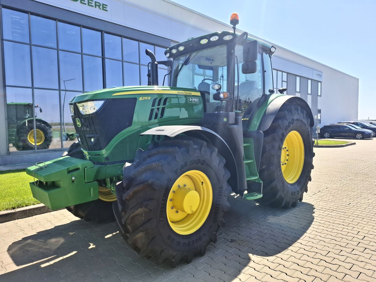 John Deere 6215R