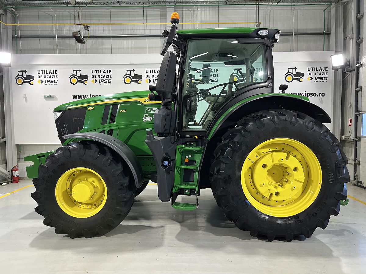 John Deere 6R 230