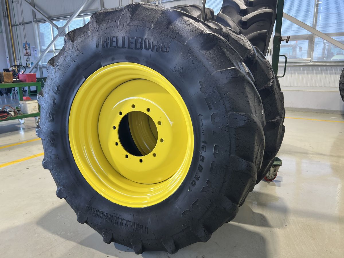 Roti Trelleborg pentru tractor John Deere