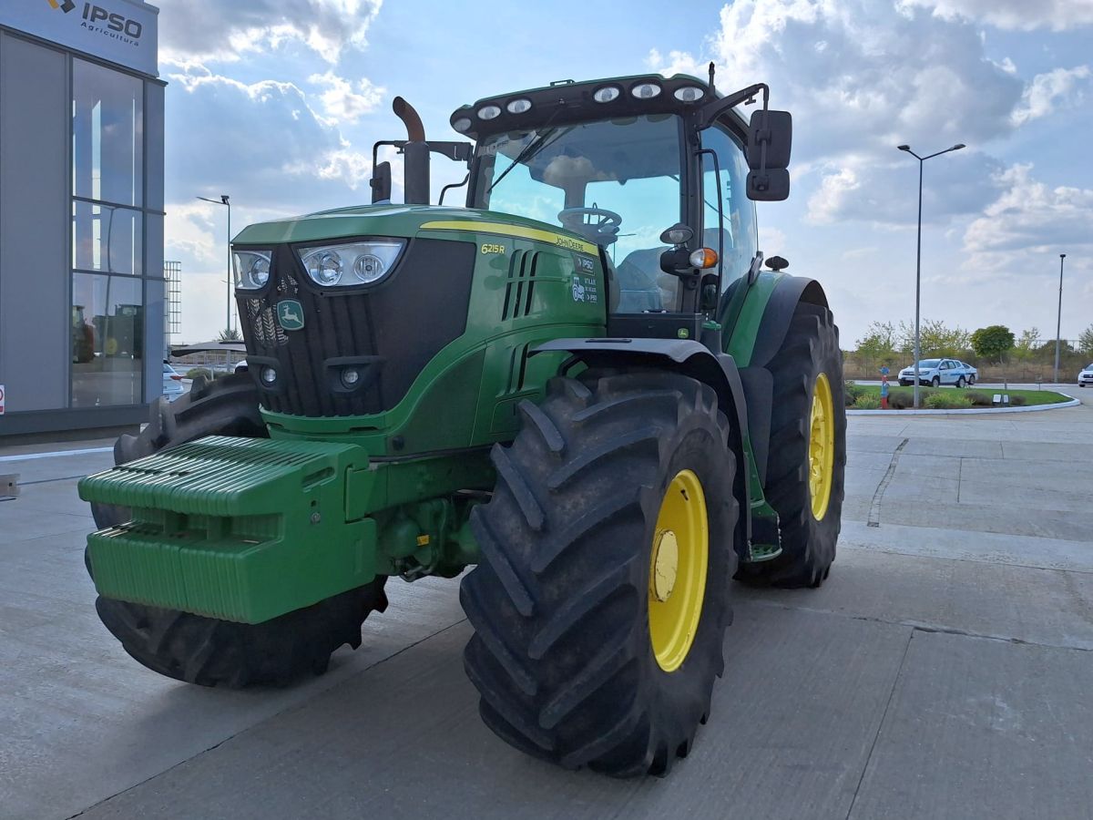 John Deere 6215R