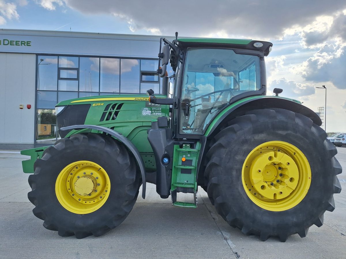 John Deere 6215R