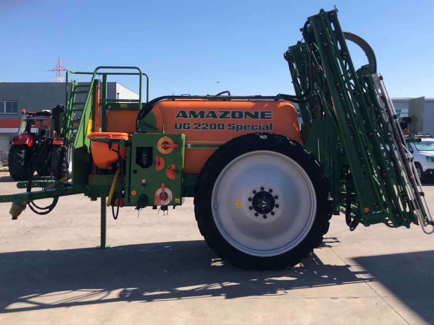 Sprayer tractat Amazone UG 2200