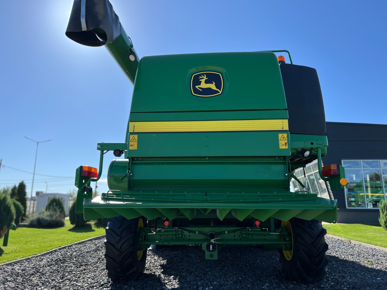 John Deere W650 + Header paioase