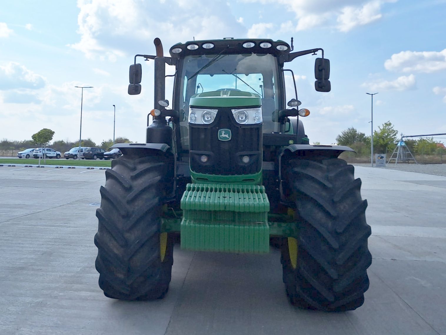 John Deere 6215R