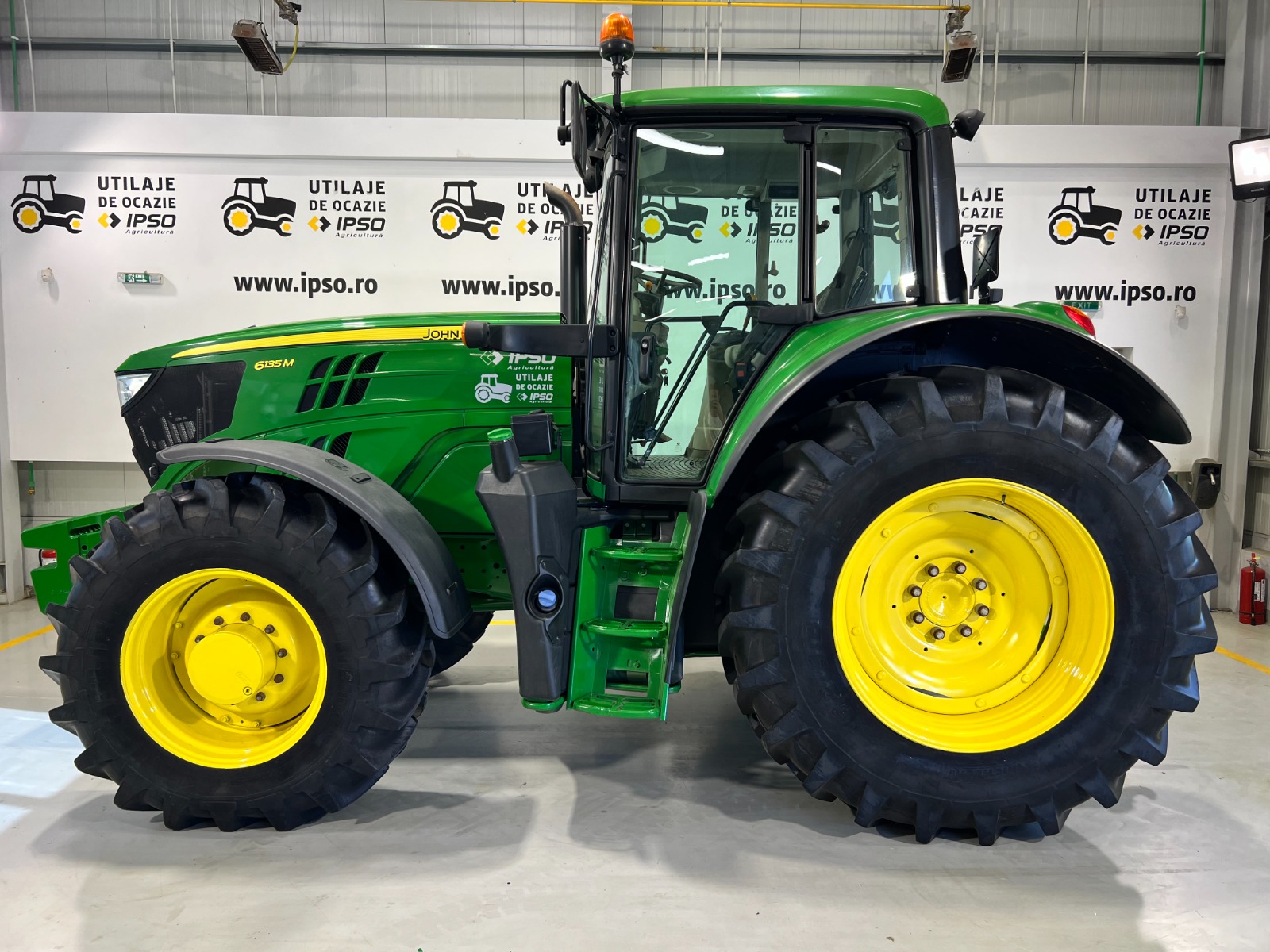 John Deere 6135M