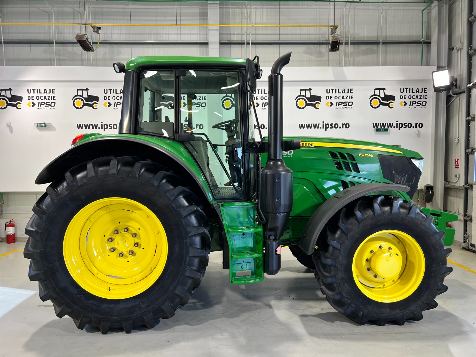 John Deere 6135M