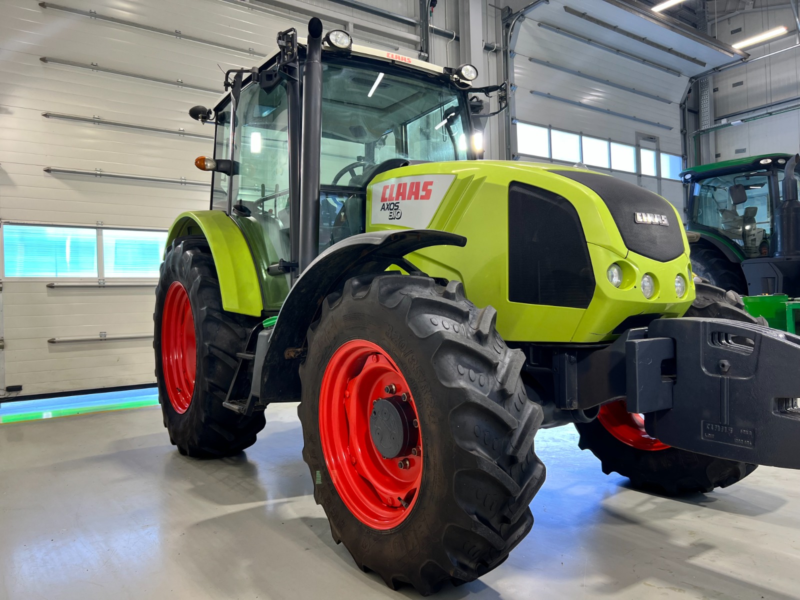 Claas Axos 310