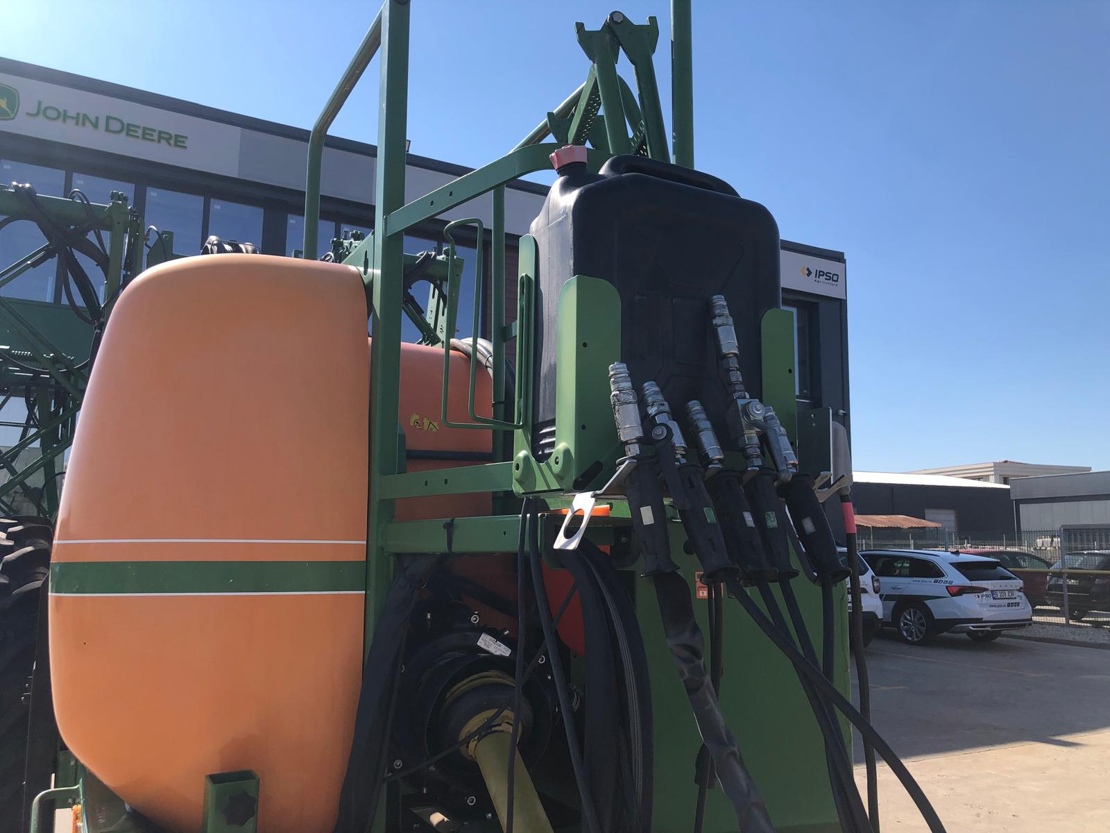 Sprayer tractat Amazone UG 2200