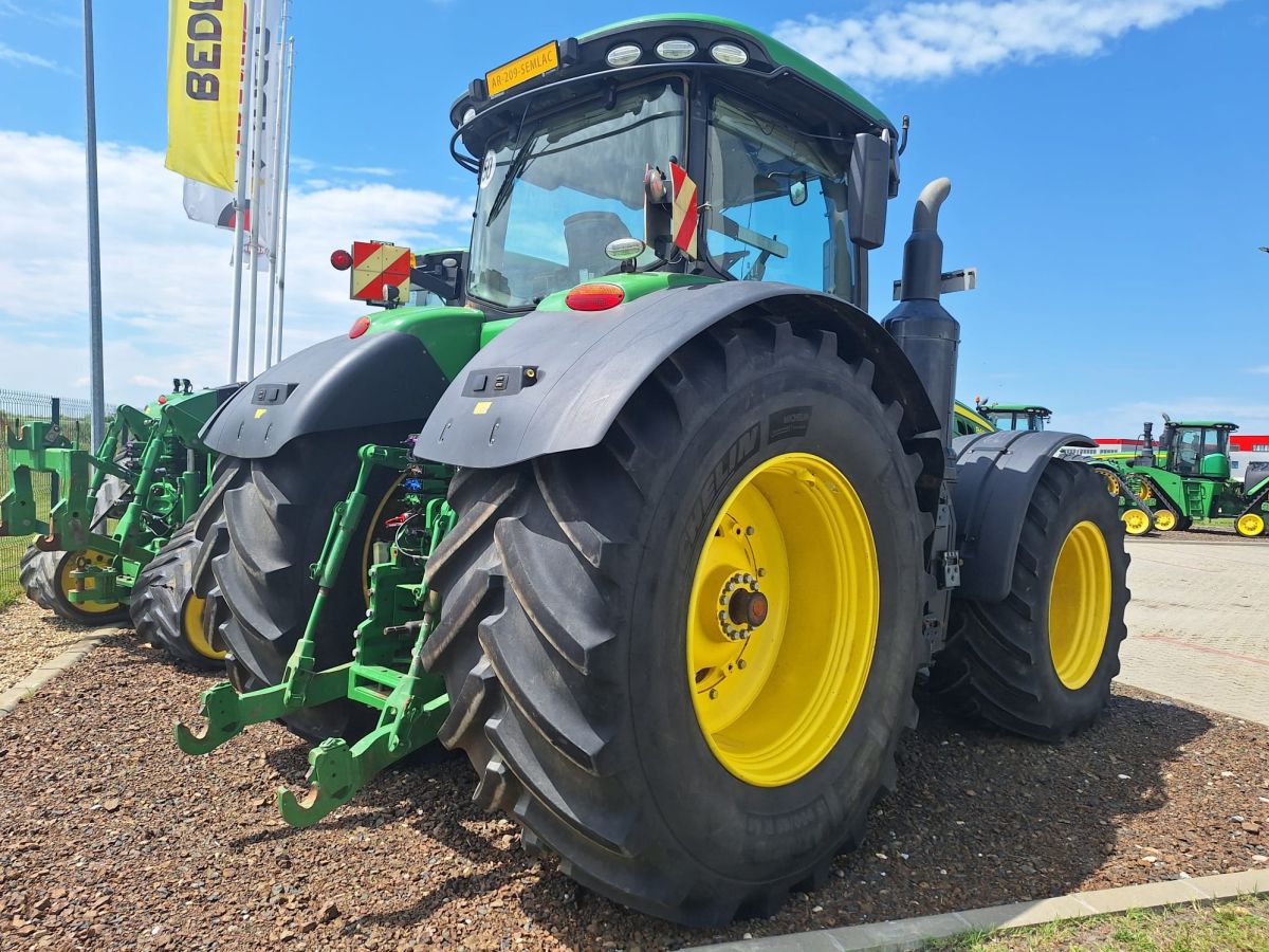 John Deere 8400R