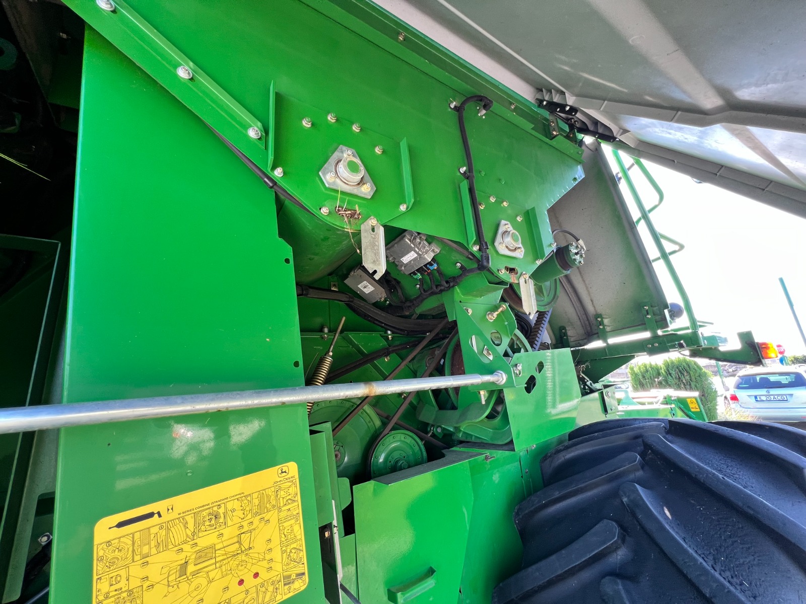 John Deere W650 + Header paioase