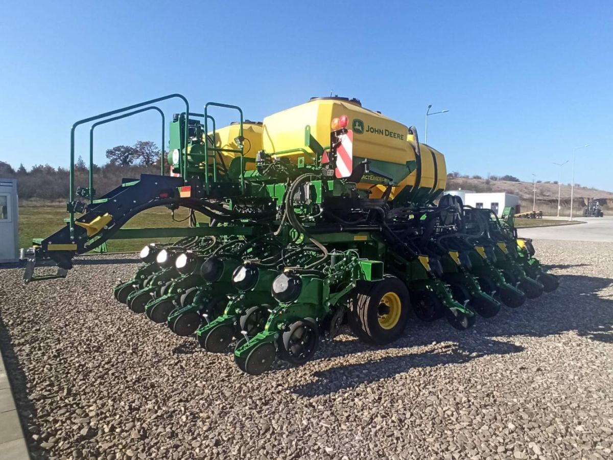 Roti inguste BKT Agri pentru tractor Case