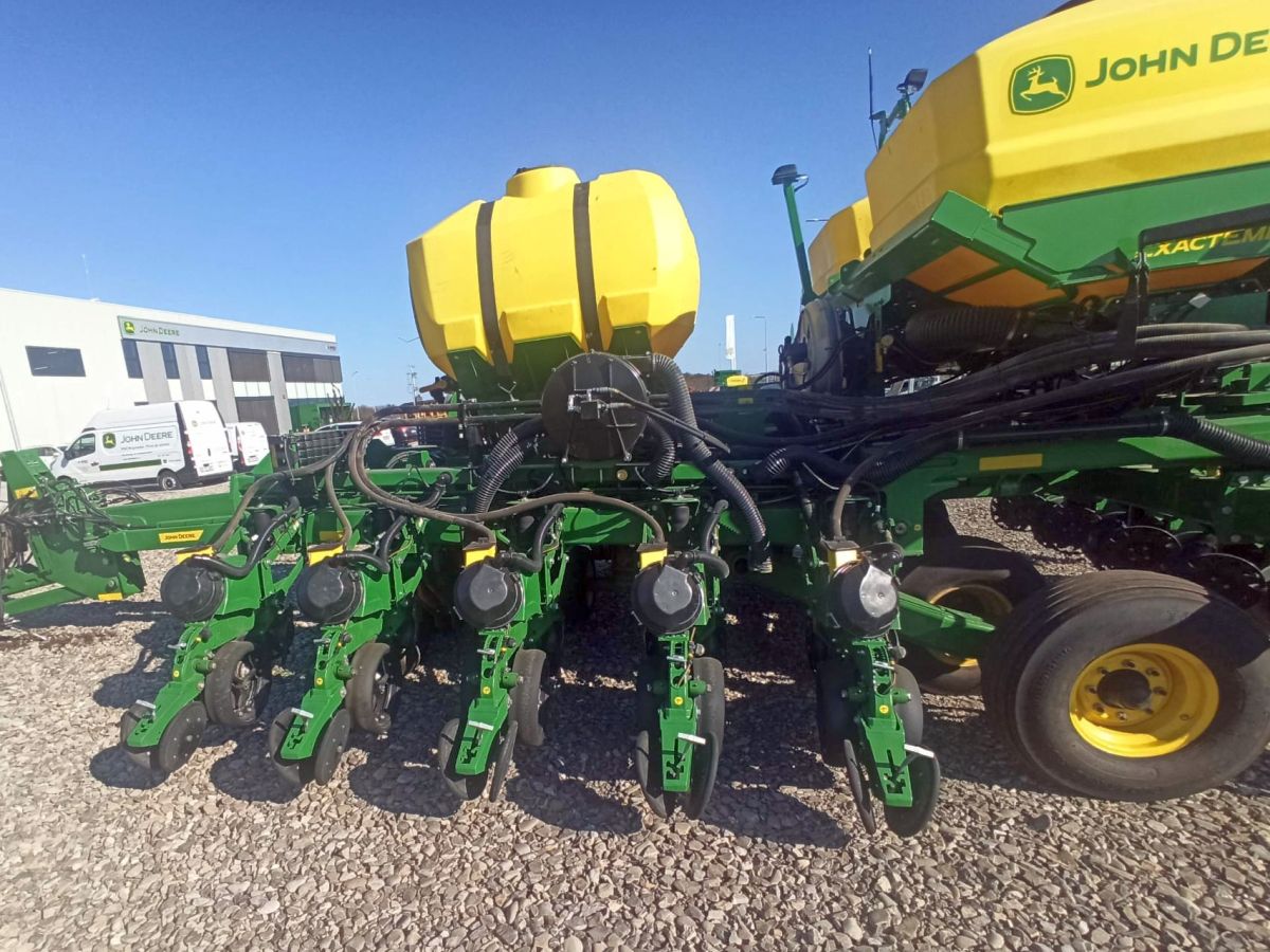 Semanatoare John Deere DB37 ExactEmerge