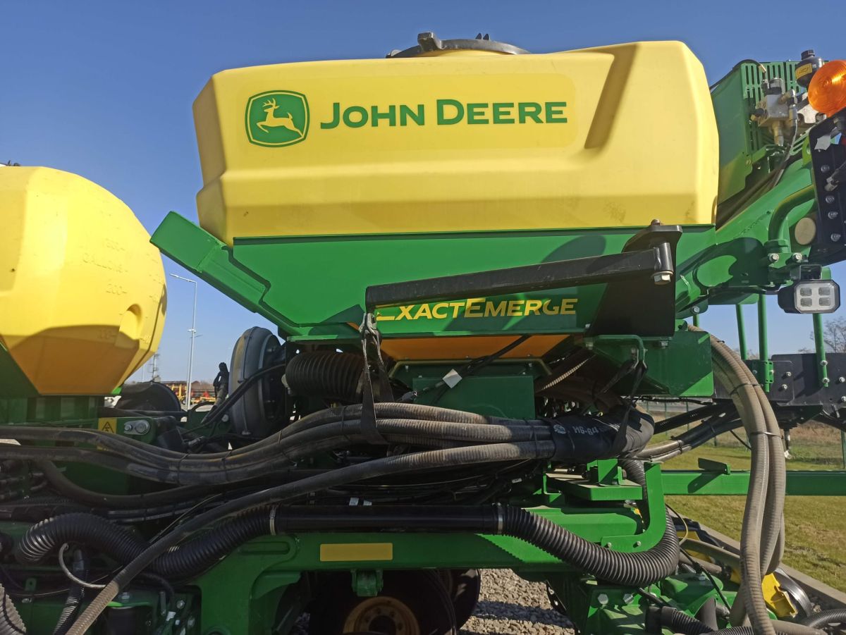 Semanatoare John Deere DB37 ExactEmerge