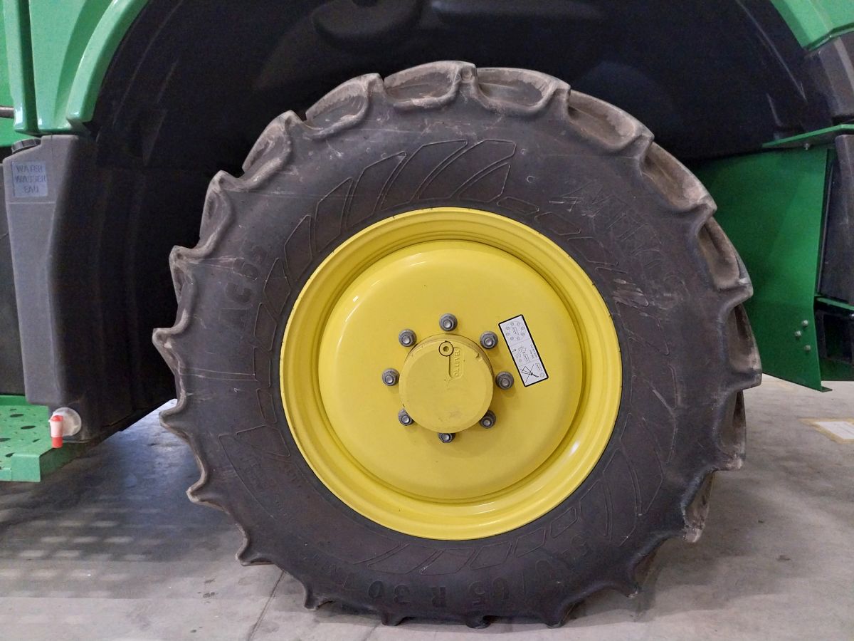 John Deere SPFH 8200 Pro Drive