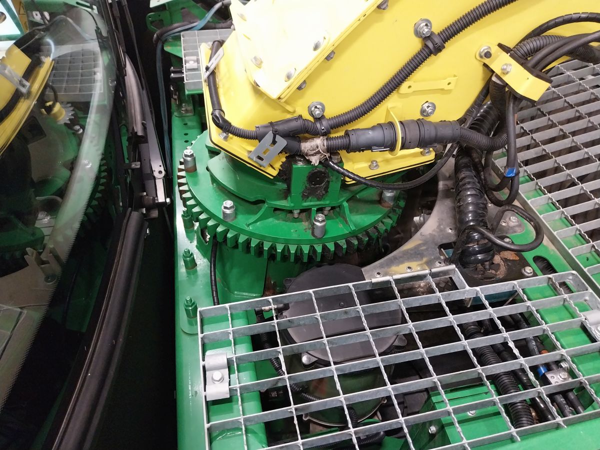 John Deere SPFH 8200 Pro Drive