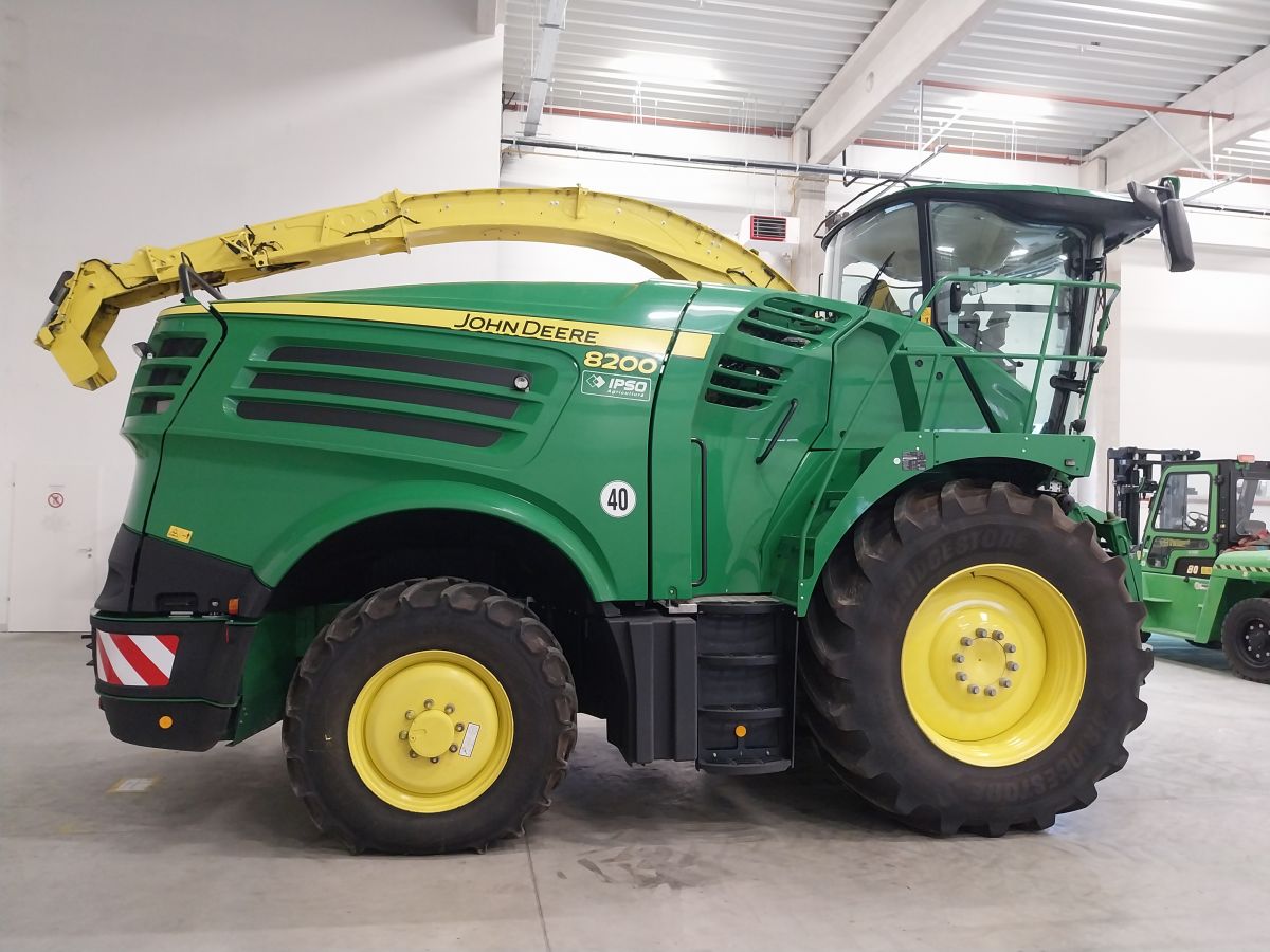 John Deere SPFH 8200 Pro Drive