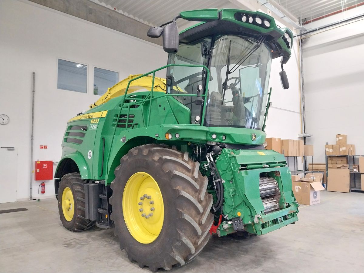 John Deere SPFH 8200 Pro Drive