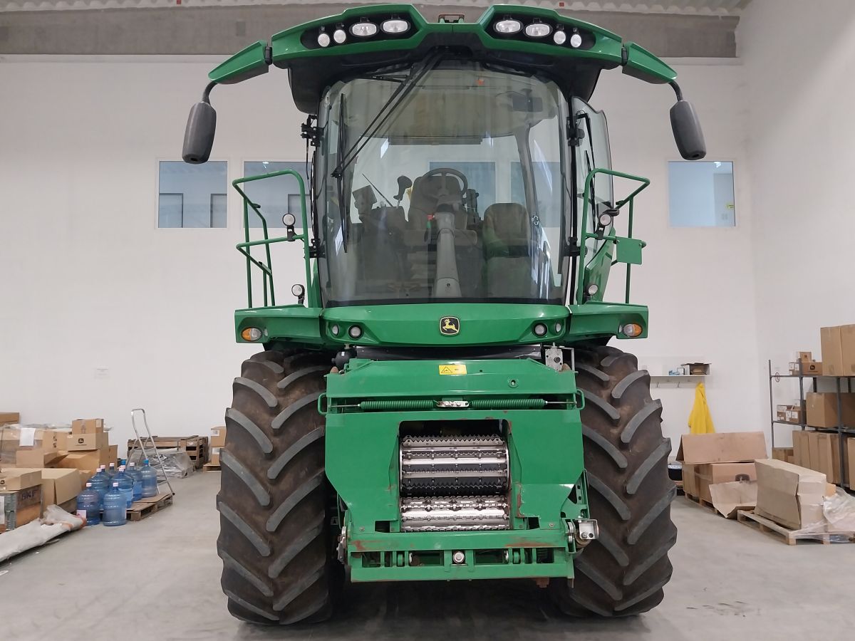 John Deere SPFH 8200 Pro Drive