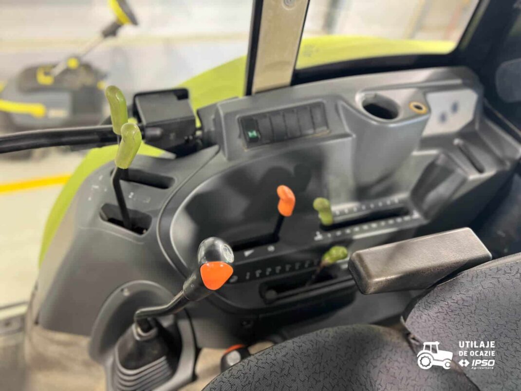 Claas Axos 310
