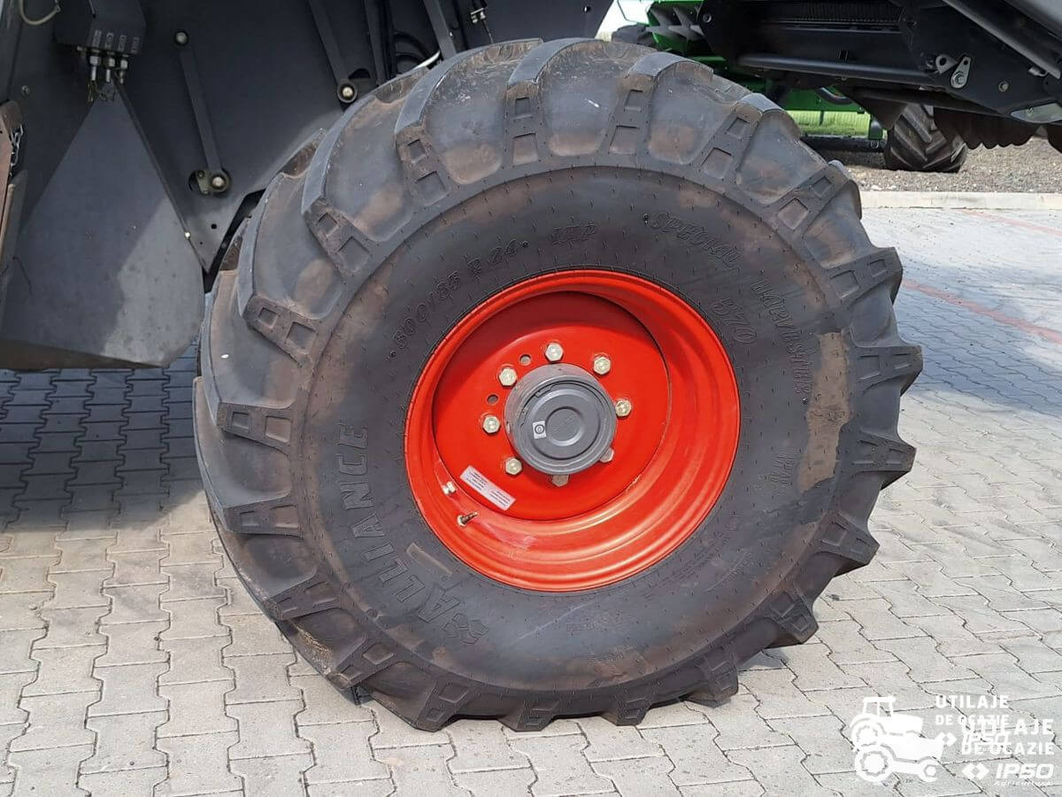 Claas Lexion 750 + Header paioase