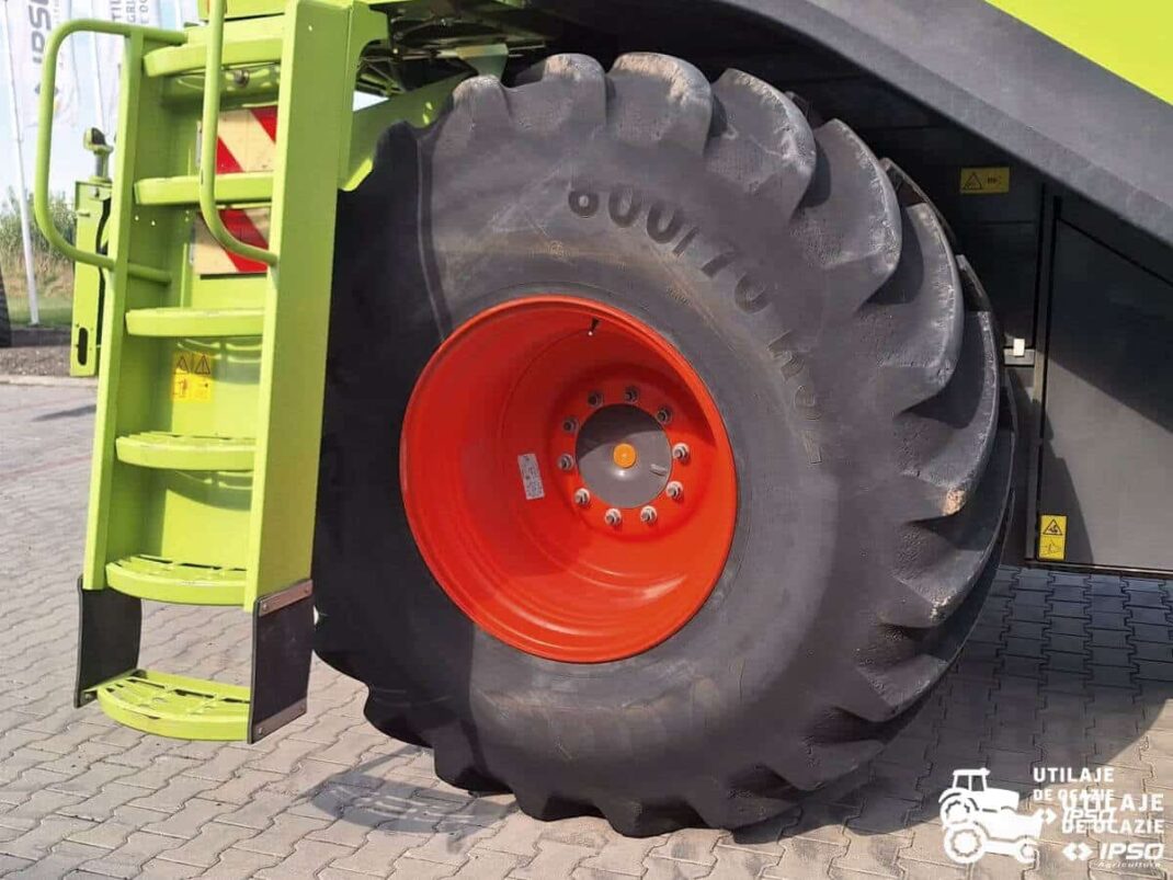 Claas Lexion 750 + Header paioase