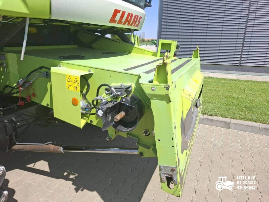 Claas Tucano 320 + Header paioase