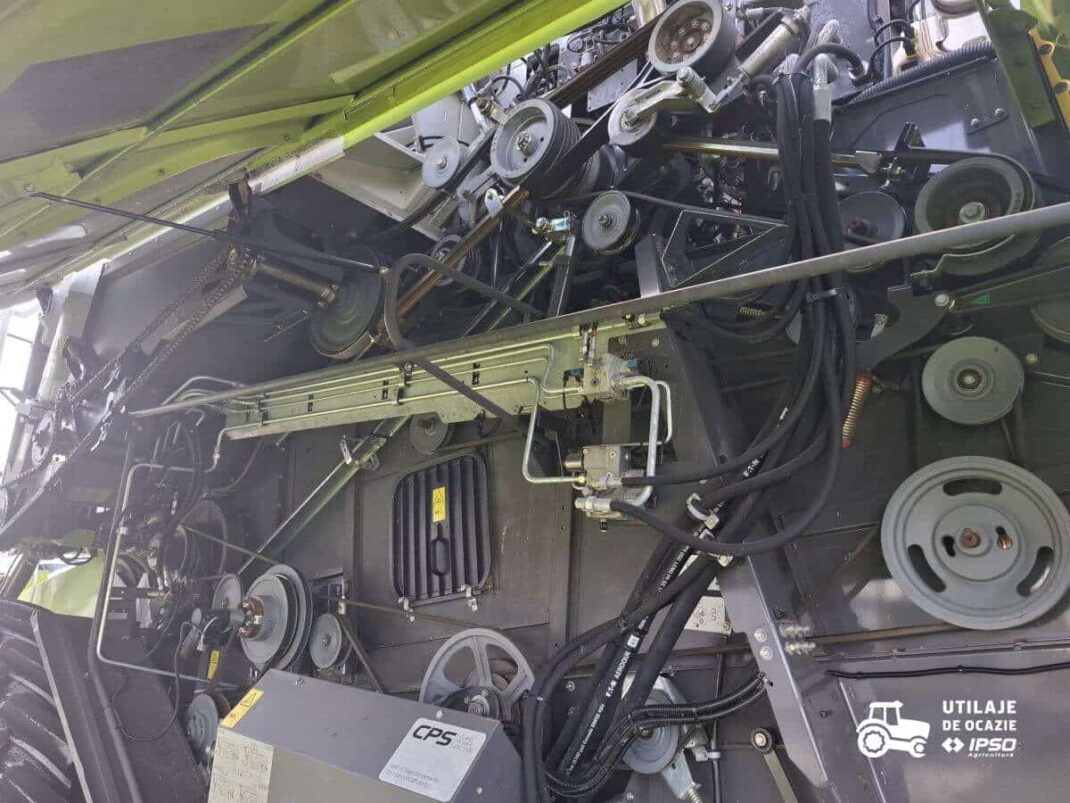 Claas Tucano 320 + Header paioase