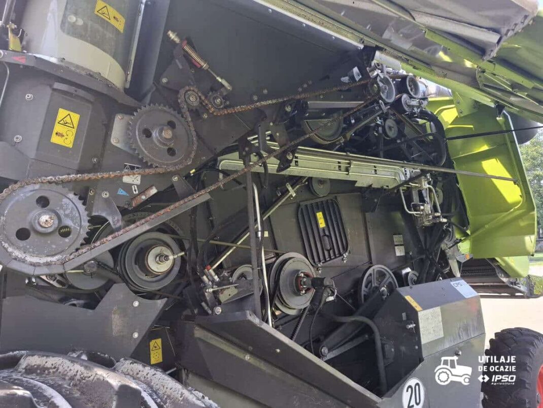 Claas Tucano 320 + Header paioase