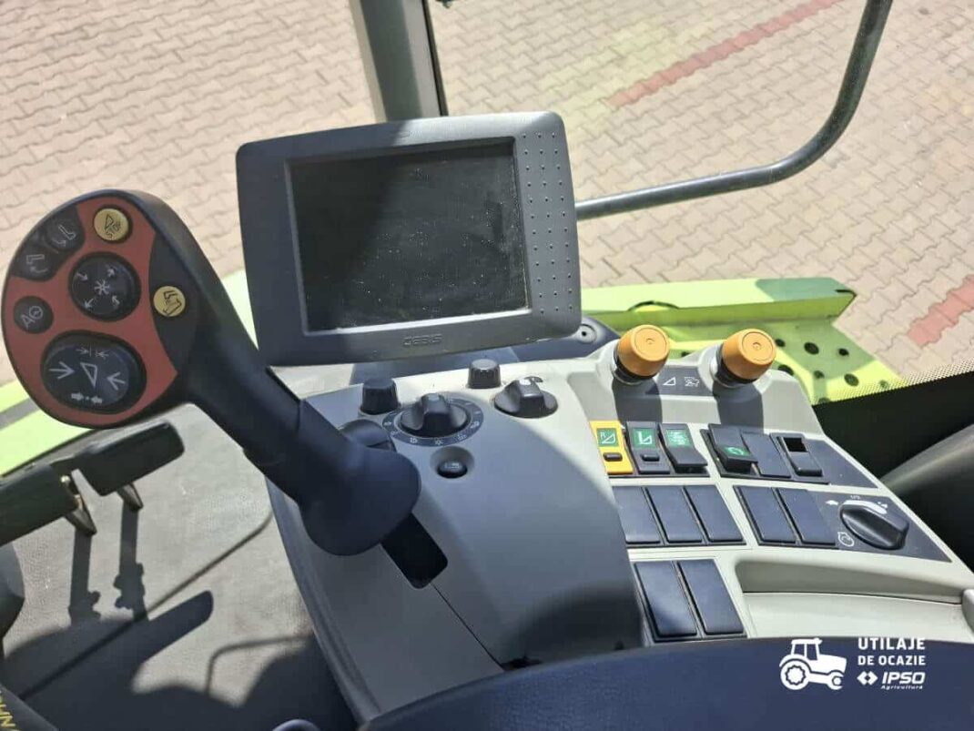 Claas Tucano 320 + Header paioase