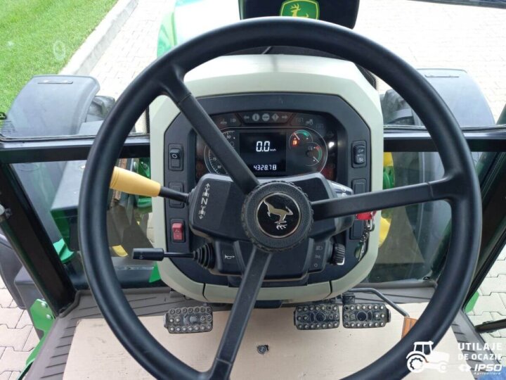 John Deere 5100M 9