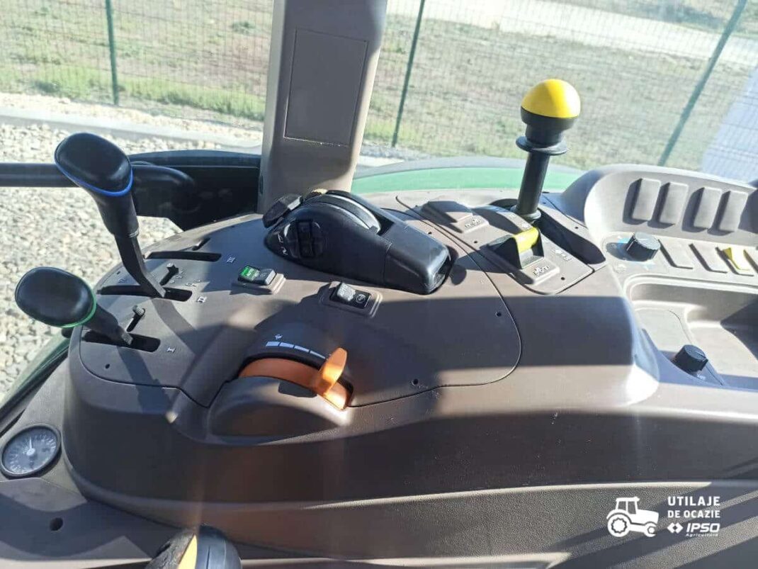 John Deere 6115MC