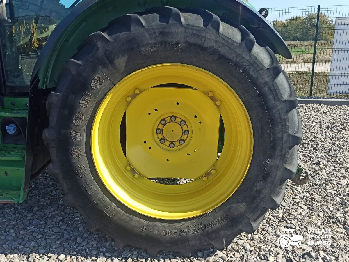 John Deere 6115MC