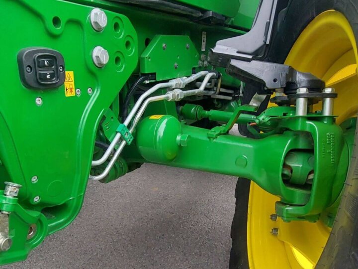 John Deere 6130R 10