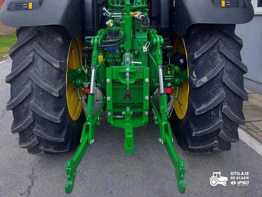 John Deere 6130R