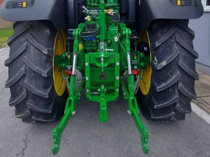 John Deere 6130R 3