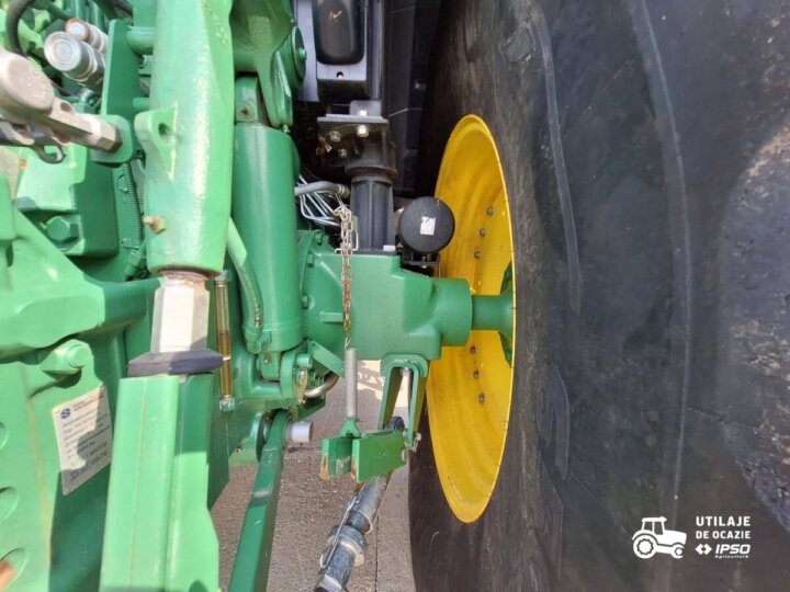 John Deere 6215R 10 1