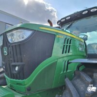 John Deere 6215R 18 1