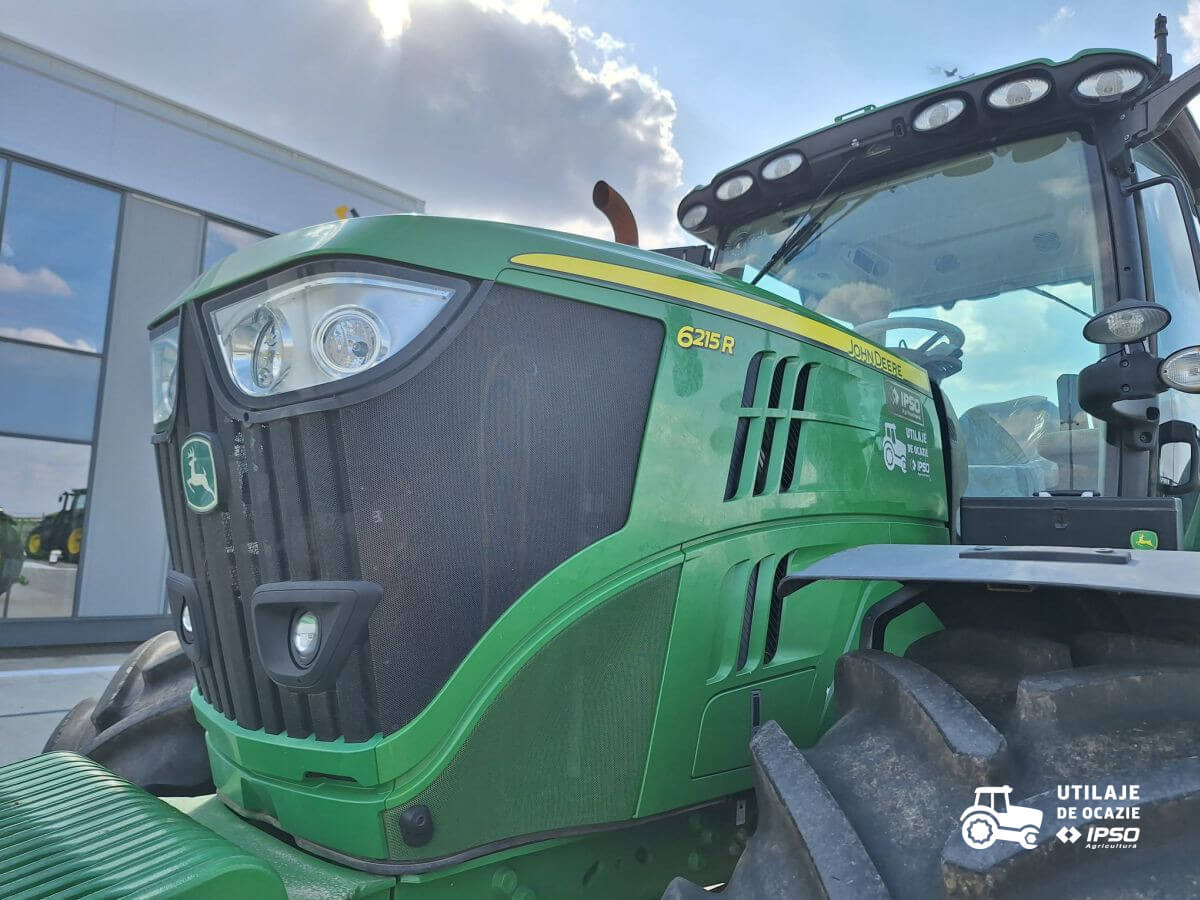 John Deere 6215R