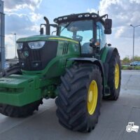 John Deere 6215R 2 1