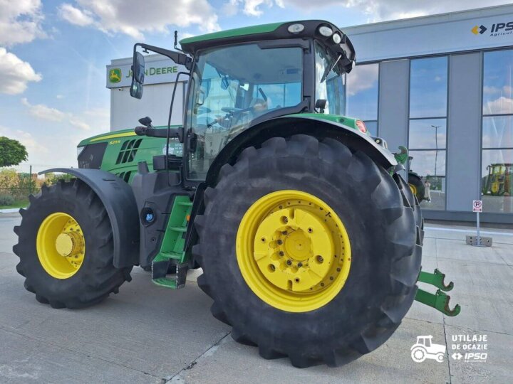 John Deere 6215R 4 1