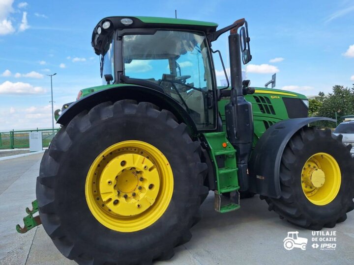 John Deere 6215R 6 1