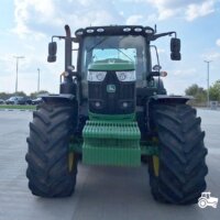 John Deere 6215R 9 1